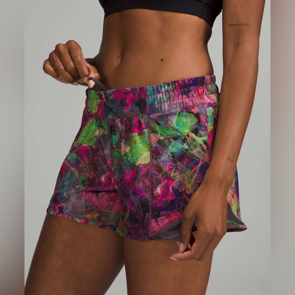 LULULEMON Hotty Hot Lined 4”Short - Vivid Floral Tone Multi- Graphite Grey